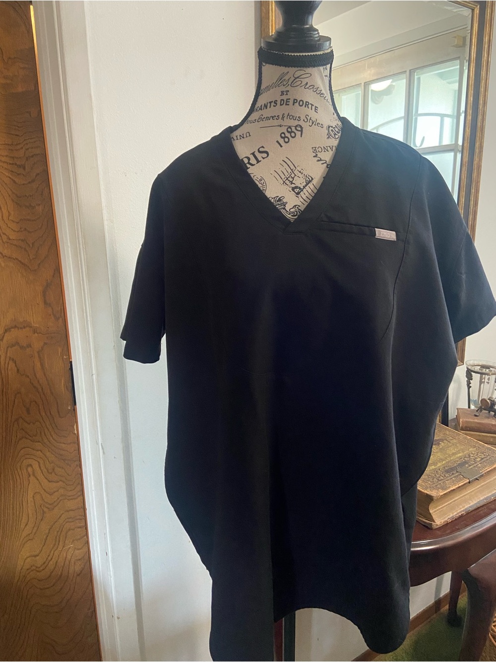 Figs Halle V Neck Tunic Black Short Sleeve Scrub Top